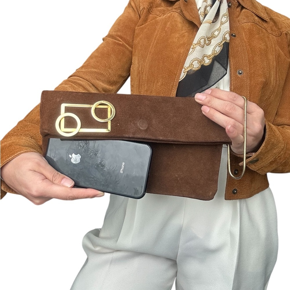 Brown leather clutch with minimalist gold-tone details and gold chain wristlet - Picture 5 of 14